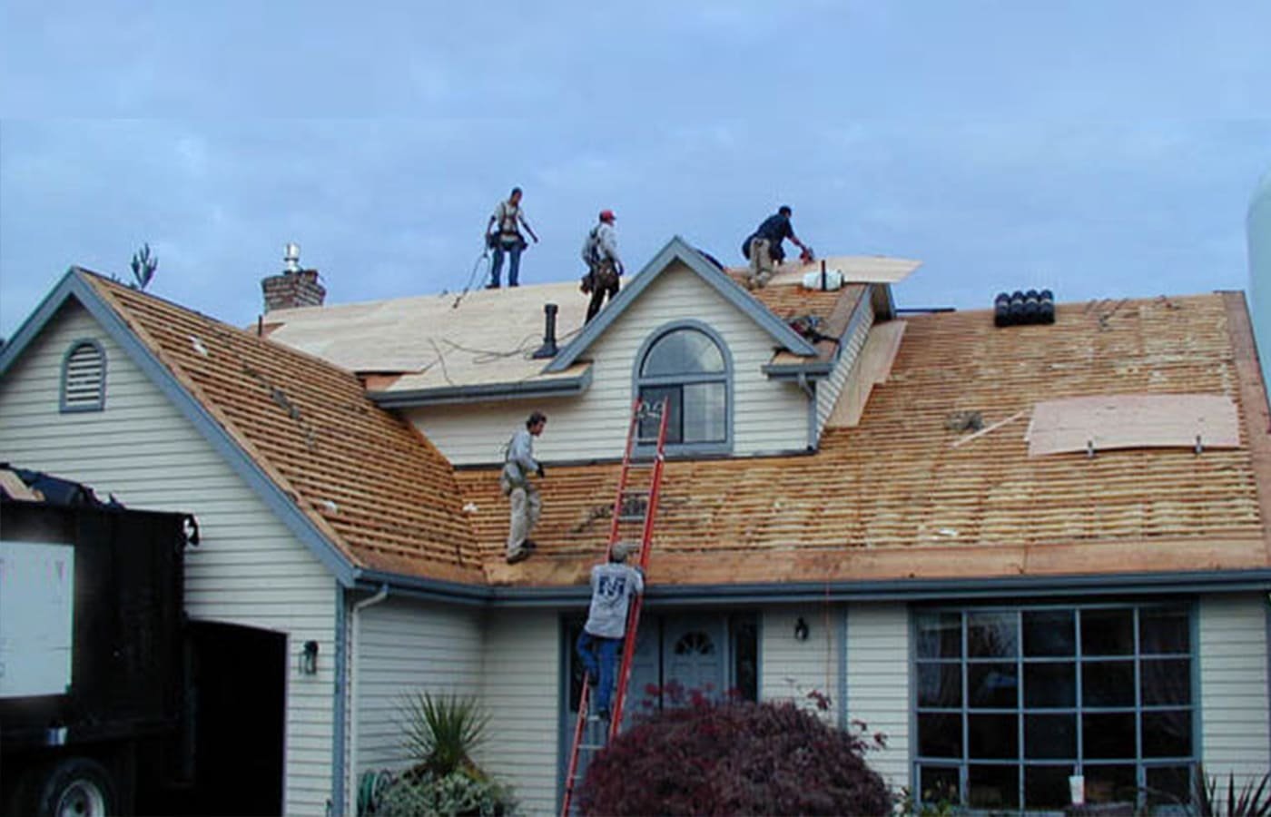 Roof repair service